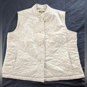 Cabelas Quilted Embroidery Vest